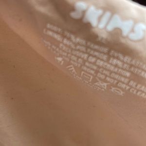 Strapless bra from Skims